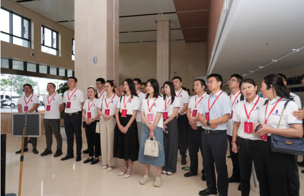 黄鹤之星领航班走进中国南方航空公司 沉浸式探秘航空智造与服务 黄鹤之星领航班走进中国南方航空公司 沉浸式探秘航空智造与服务