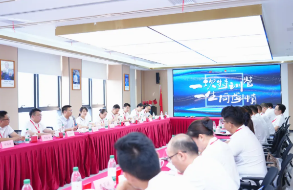 又一期开班啦!黄鹤之星领航班第15期扬帆起航! 又一期开班啦!黄鹤之星领航班第15期扬帆起航!