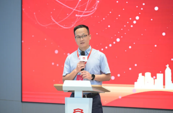 黄鹤之星领航班首聘企业家导师:以实战智慧点亮学员成长之路 黄鹤之星领航班首聘企业家导师:以实战智慧点亮学员成长之路