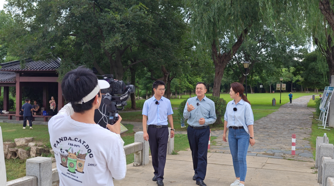 观察员吴剑文与《第一动力》节目组走进协会副会长单位-圣禹生态 观察员吴剑文与《第一动力》节目组走进协会副会长单位-圣禹生态