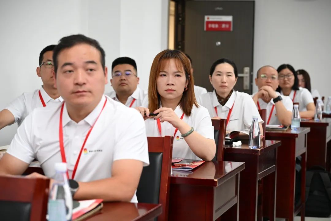 宝塔山下淬炼奋斗初心：黄鹤之星领航班走进延安圣地，传承红色基因！