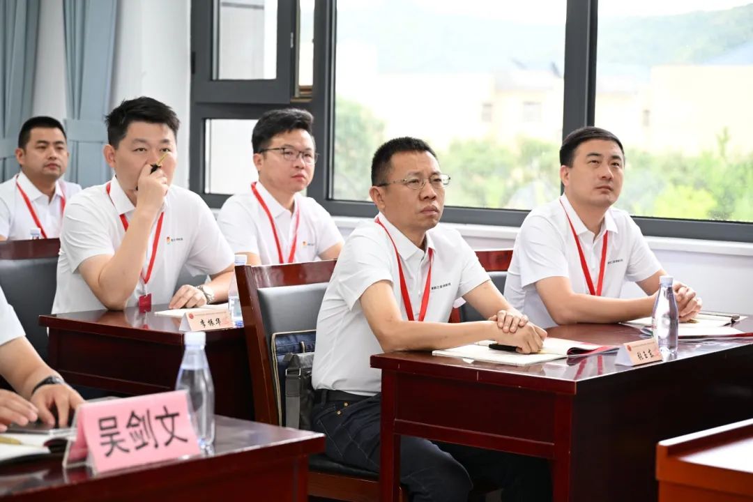 宝塔山下淬炼奋斗初心：黄鹤之星领航班走进延安圣地，传承红色基因！