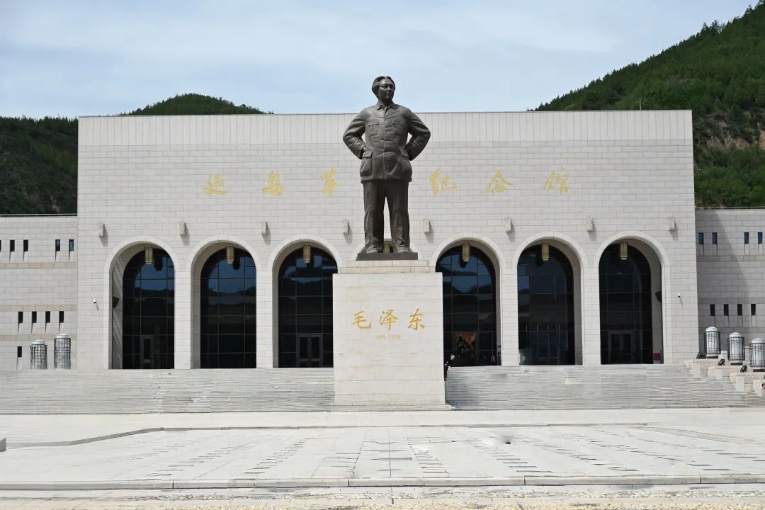 宝塔山下淬炼奋斗初心：黄鹤之星领航班走进延安圣地，传承红色基因！