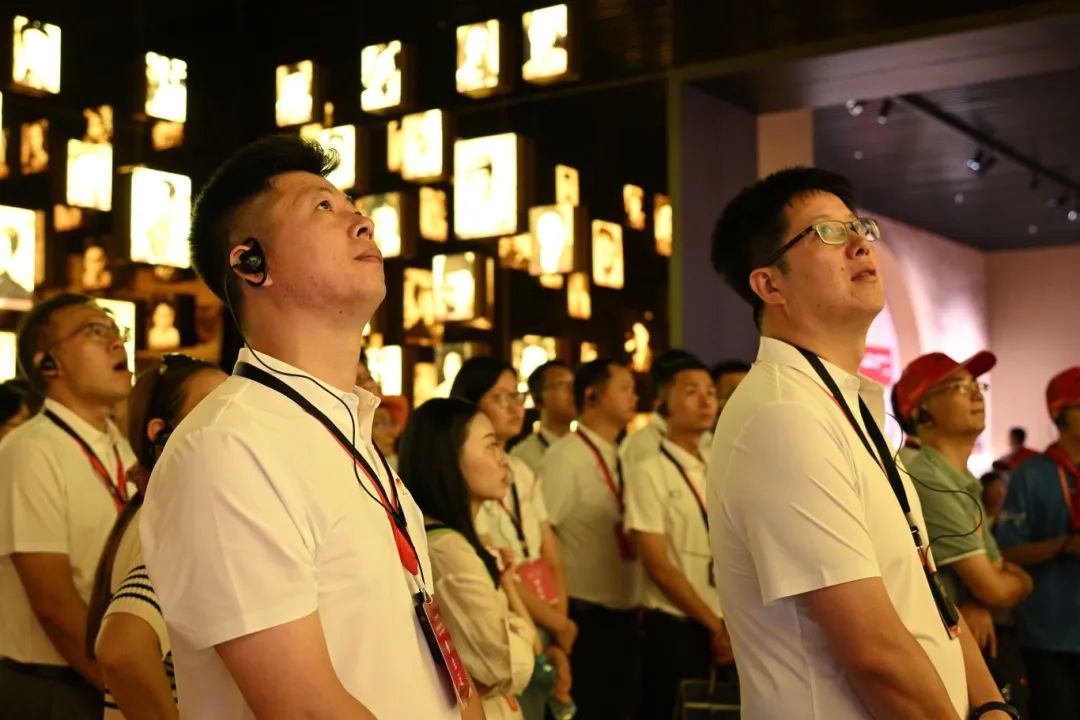 宝塔山下淬炼奋斗初心：黄鹤之星领航班走进延安圣地，传承红色基因！