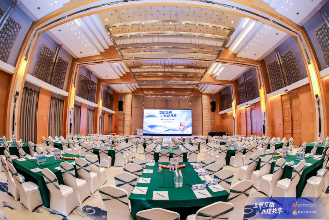 100张学员笑脸映初心！黄鹤之星5周年，互帮互助共建共享！