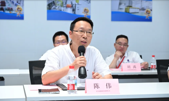 黄鹤之星领航班参访武汉金盘科技