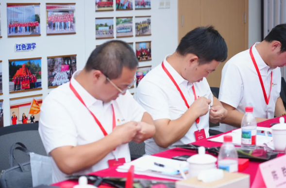 企业家导师赋能 共赴未来新程 黄鹤之星第16期冠军班正式开班！